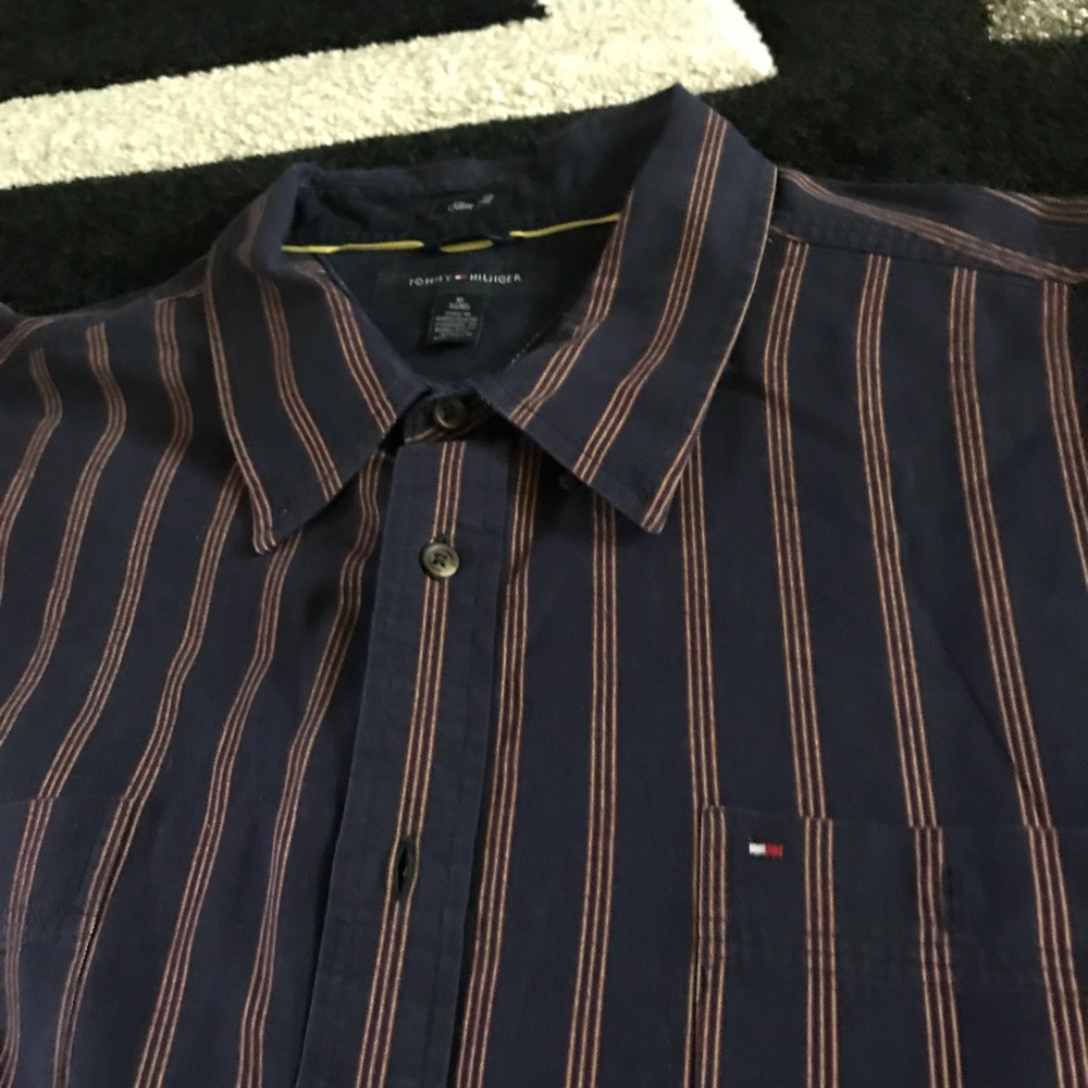 Tommy Hilfiger  button down - Picture 3 of 3